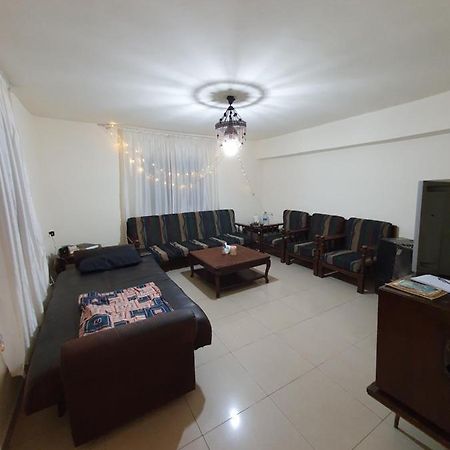 The Oaks Hotel Madaba Esterno foto