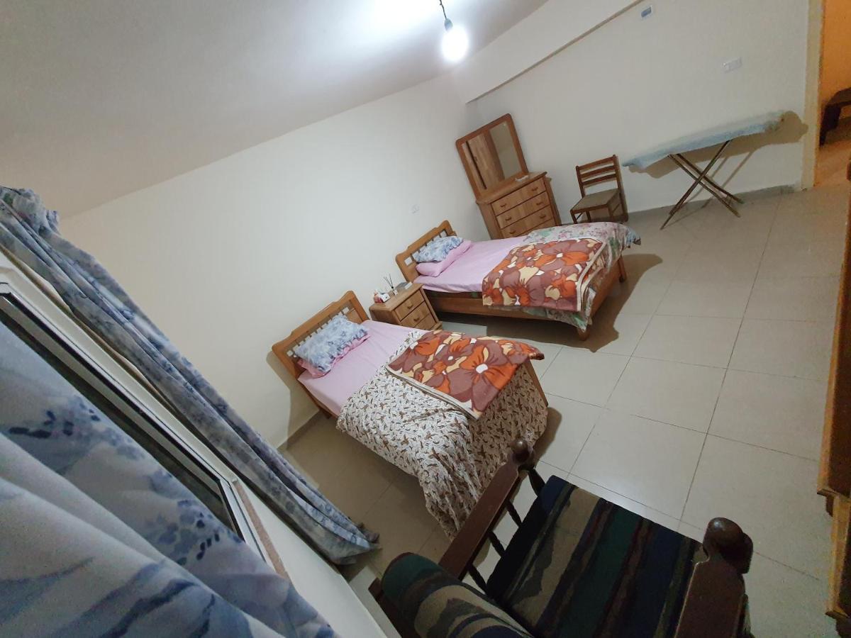 The Oaks Hotel Madaba Esterno foto