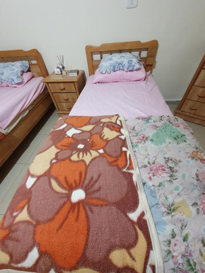 The Oaks Hotel Madaba Esterno foto