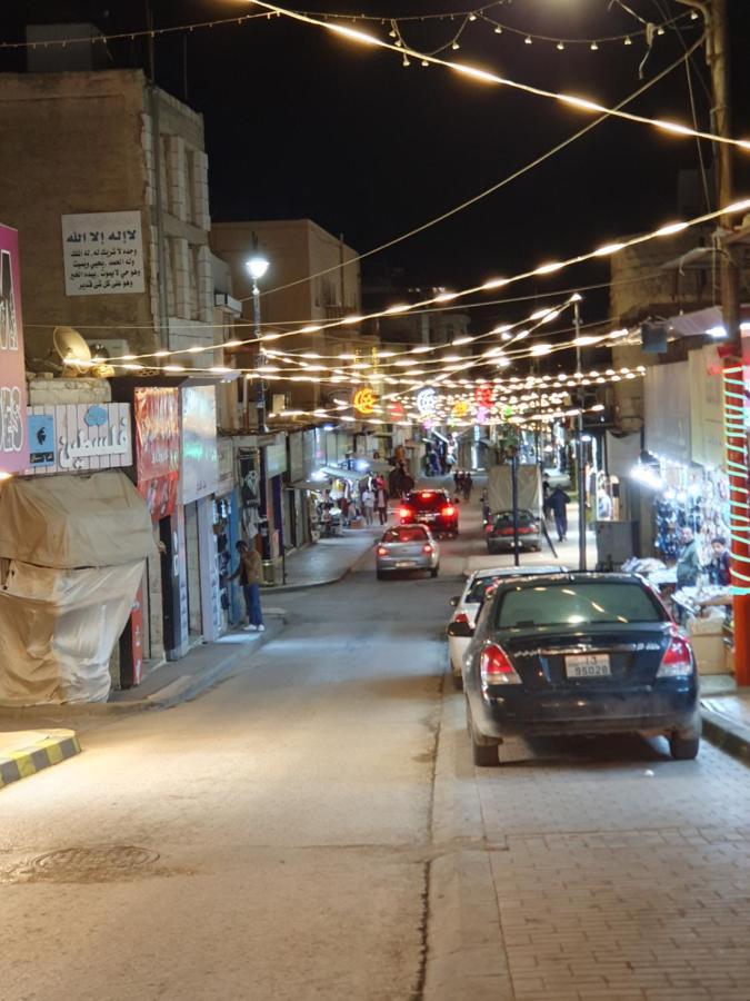 The Oaks Hotel Madaba Esterno foto