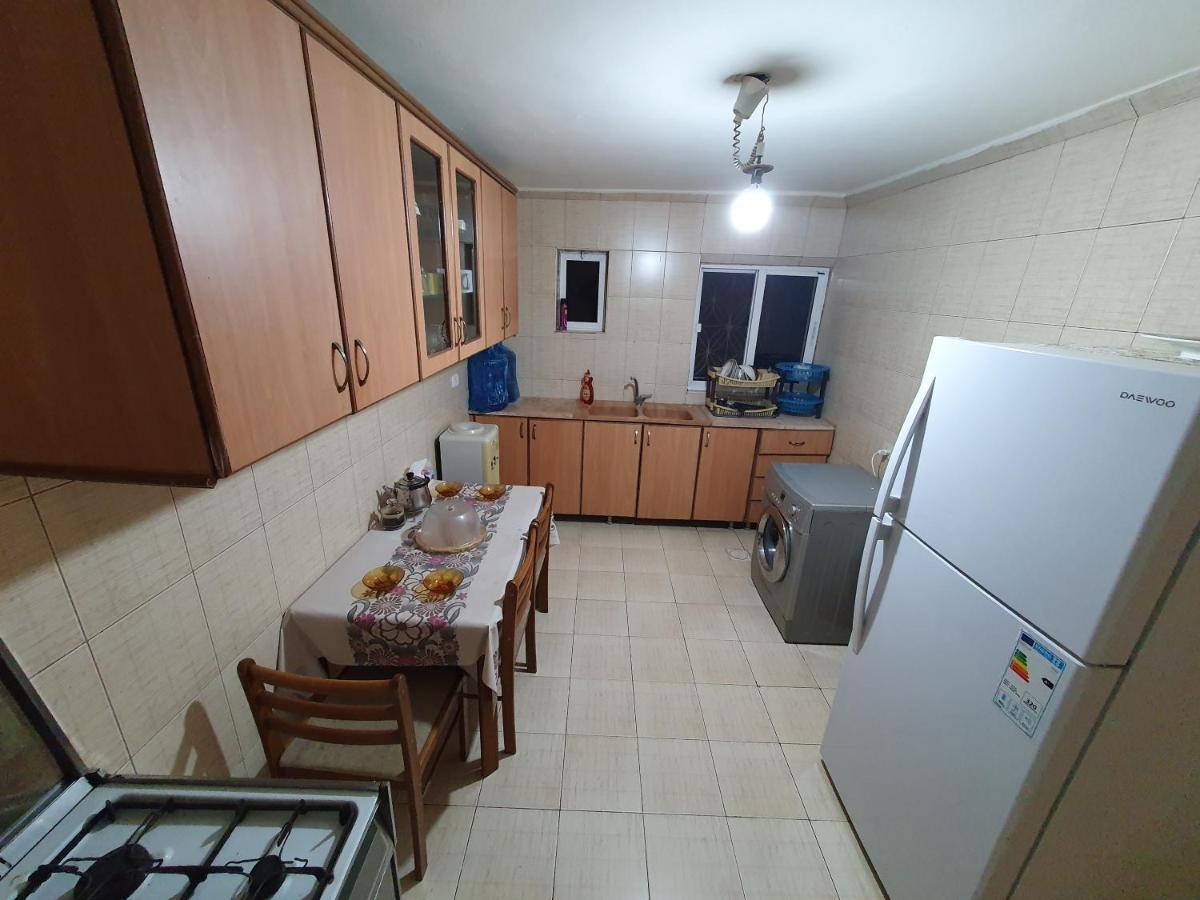 The Oaks Hotel Madaba Esterno foto